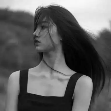 抖音伤感黑色系女生头像忘记时间的旧雨忘了等待的你