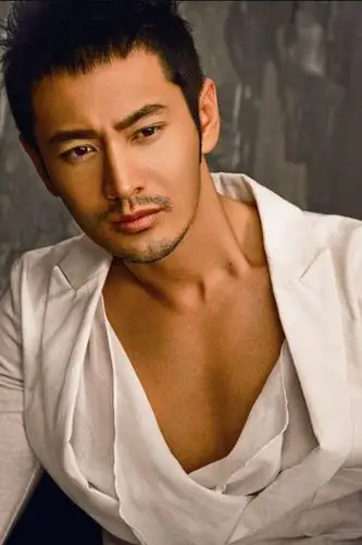 黄晓明这发型侧面怎么弄的?专业理发师进