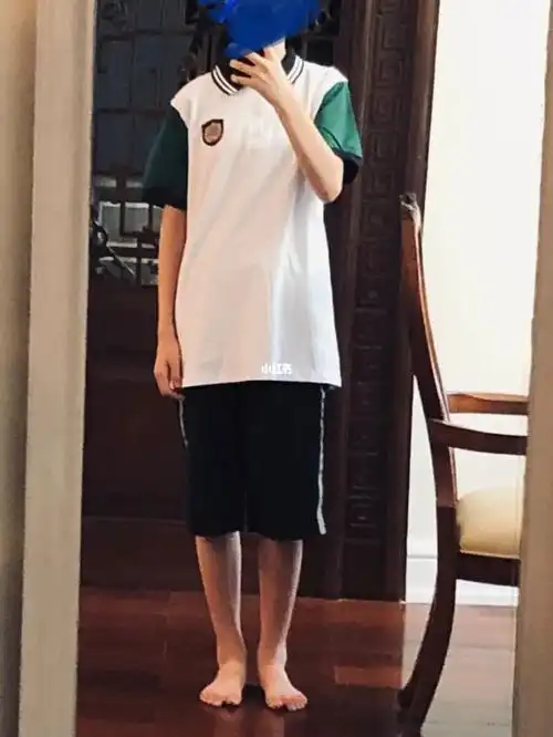 公益的校服丑到我了啊啊啊