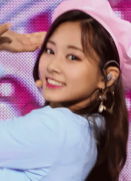 周子瑜 tzuyugifcr.tumblr拿图点赞收藏