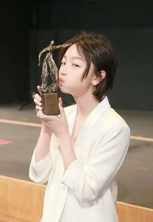 胡歌:"服了"_周冬雨_少年_王俊凯