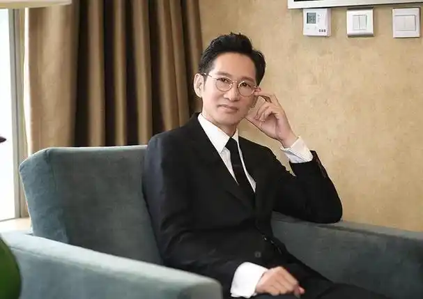 王劲松,中国知名演员,出生于江西省南昌市.