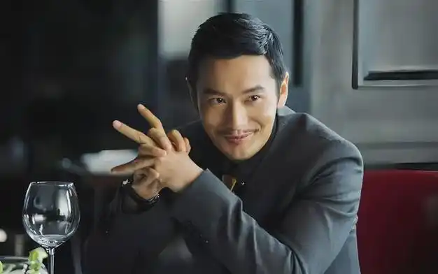 黄晓明为新戏豁出去了,昔日帅气形象说再见,大肚子抢尽风头!