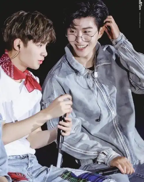 范丞丞和justin台上台下秀不完衣服互穿不是事这波操作更厉害