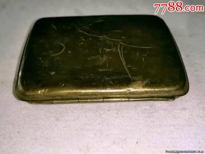 民国手工雕刻铜烟盒