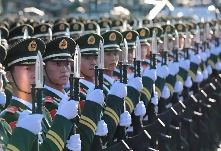 2015年9月3日,由总队官兵组建的"武警部队英模部队方队"光荣接受检阅.