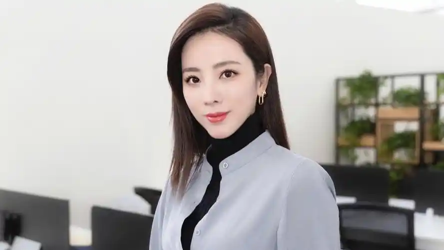 没从央视离职!李思思首曝消失荧屏原因,龙洋接班成新任一姐