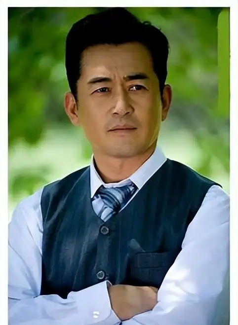 王志飞:为张歆艺抛弃妻子,相恋7年却和小他15岁的张定涵闪婚_张珞艺