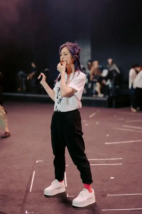 杨千嬅南宁演唱会##杨千嬅mytreeoflive世界巡回演唱会