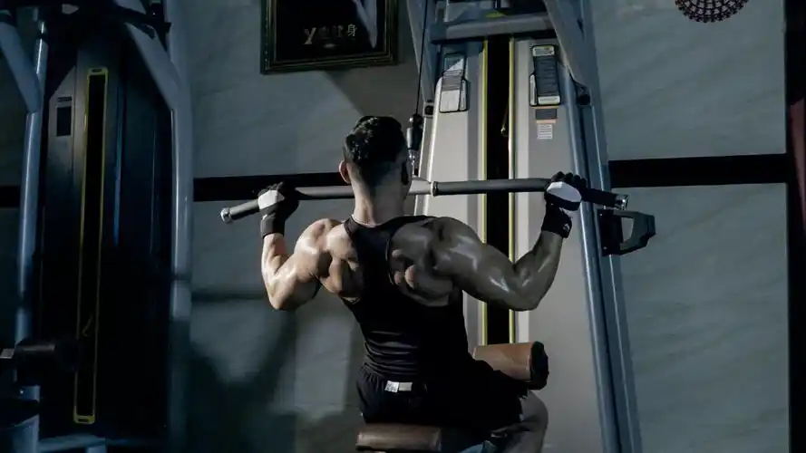 健身励志短片:健身是一场自我的救赎!