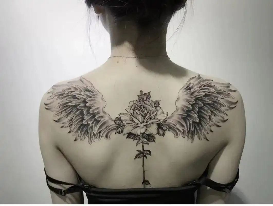 纹身#纹身女孩 #纹身素材 后背纹身#手上纹身  - 抖音