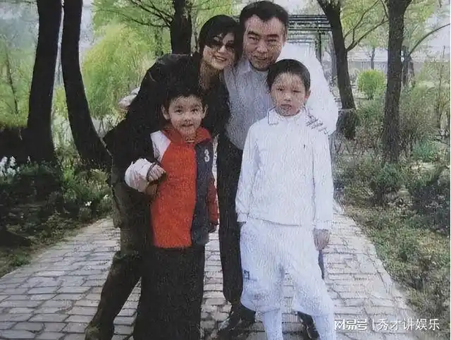 有一种母爱叫倪萍为子求医十年儿子痊愈后她却倒下了