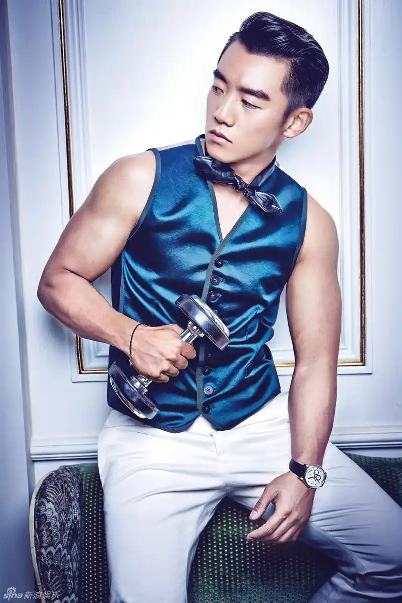 组图:郑恺杂志大片曝光 成熟率性展双面魅力_高清图集_新浪网