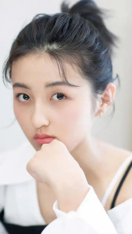 张子枫可爱写真高清手机壁纸