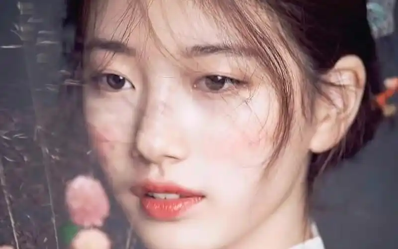 裴秀智最让人惊艳的一组韩服画报分享!拍的真的是漂亮啊!