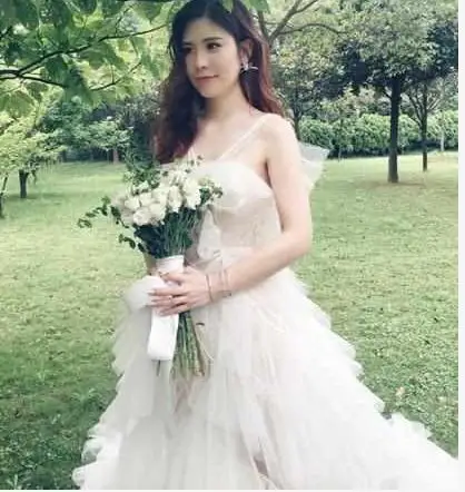 赵静怡跟某富二代于长沙结婚,遗憾的跟她一起比赛成名的超女们没有一