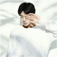 白衣男生头像