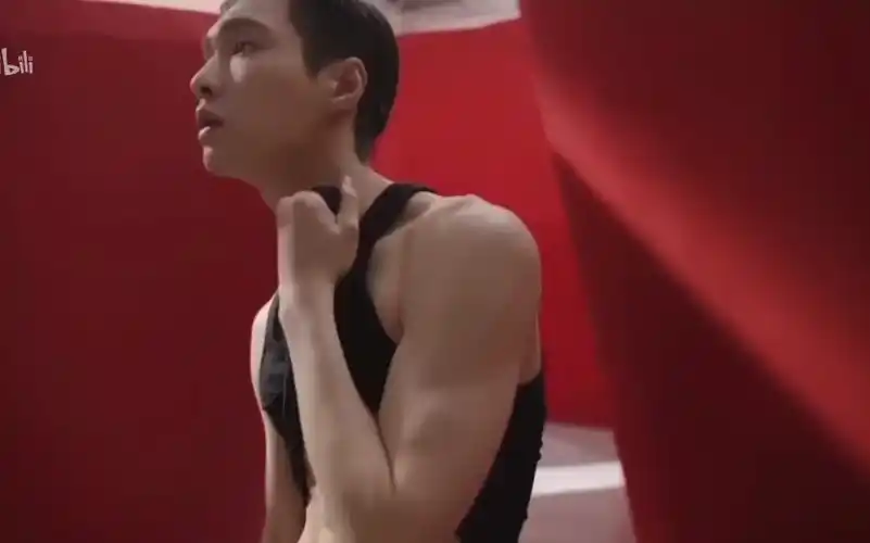 张艺兴ck_哔哩哔哩 (゜-゜)つロ 干杯~-bilibili