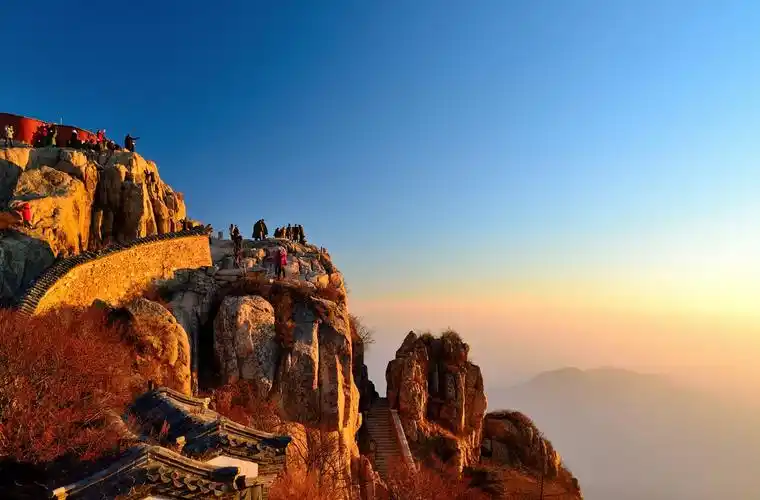 泰山什么时候去看日出比较好