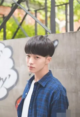 锅盖头适合哪些脸型男生,锅盖头图片,发型图片