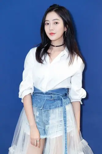 王梓薇《计时七点》杀青 二次元"变身少女"引期待|二次元|计时七点|王