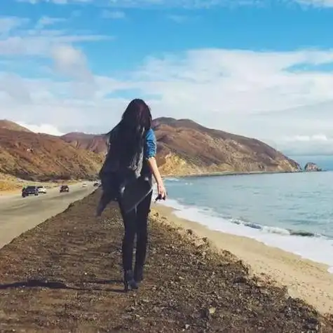 成熟女性头像:唯美漂亮女生背影5