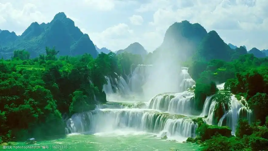 自然风光 高清图片素材 河流 高山 树木 人间仙境 大自然美景 山水