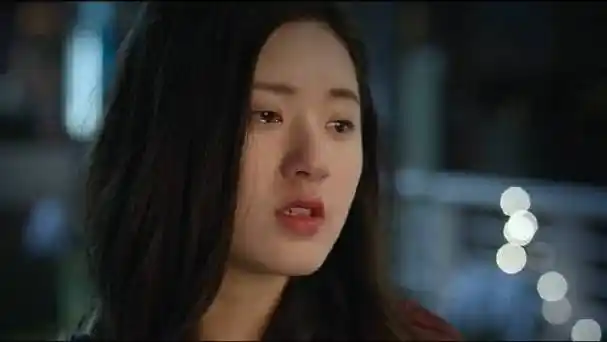 俊熙陪在身旁听她的话,不由得心痛#蓝色生死恋# #许凯# #赵露思