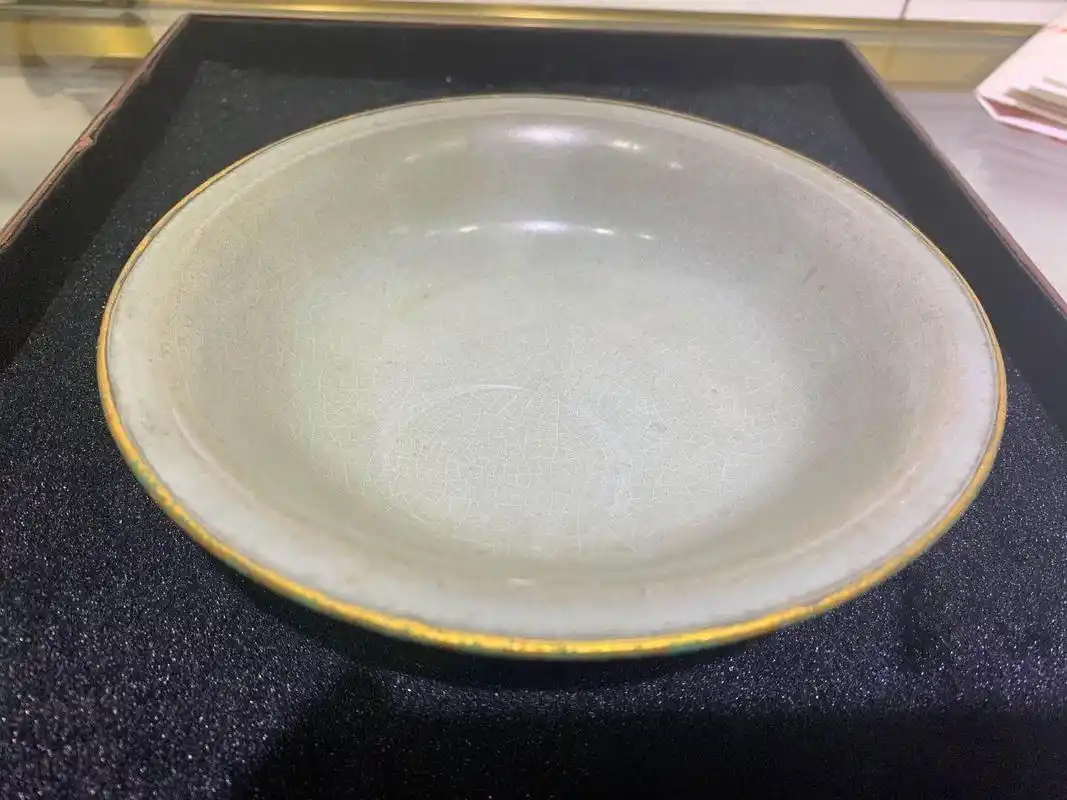 北宋汝官窑蝉翼纹洗_汝瓷