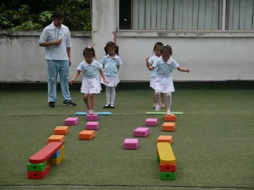 体育课——敲铃铛 - 美篇