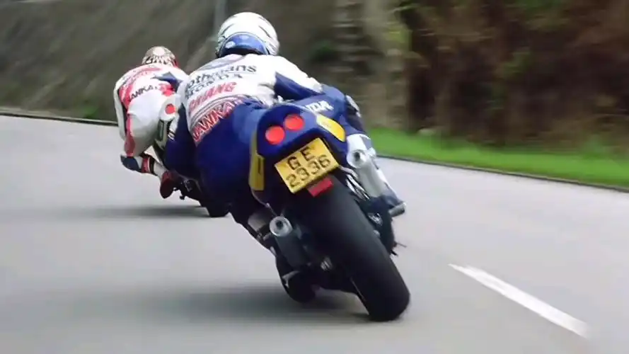 烈火战车,你连我的尾灯都看不到,怎么和我斗,我乃常胜将军"赵子龙"