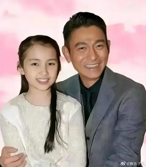 刘德华的女儿刘向蕙无疑是其中最耀眼的一颗星.自出生