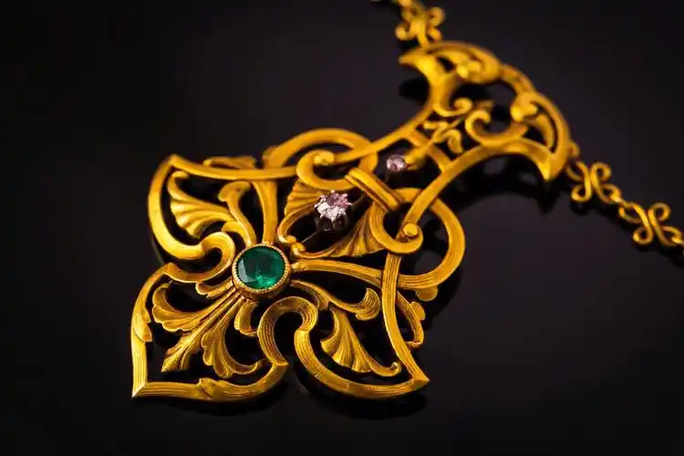 拜占庭风格的古董黄金项链权力的游戏