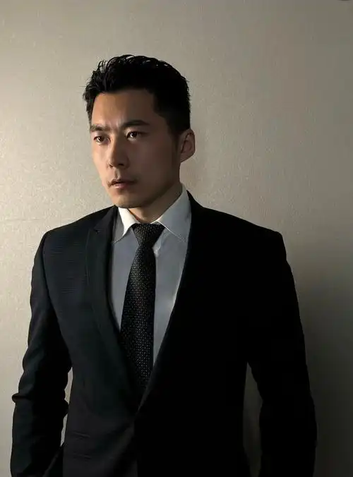 发型 中年男人:劝你尽量别留这3种"发型",显老油腻,颜值高也白搭