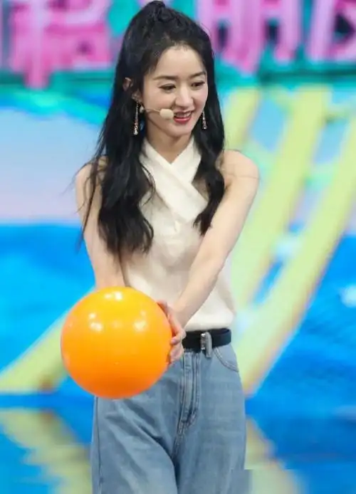 0 跟贴 x 用微信扫描二维码 分享至好友和朋友圈 赵丽颖绝对是现在