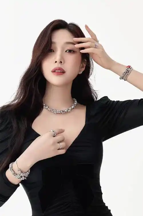 韩国知名女星,被传与男友分手,成为韩网热门话题