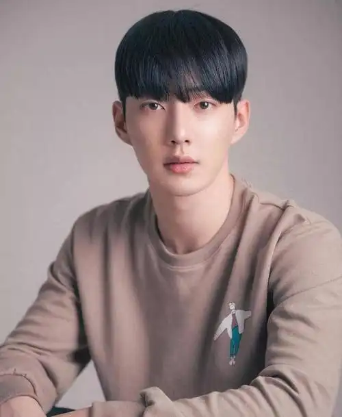 10款超帅"韩范"男士发型,做个帅帅的欧巴去吧!