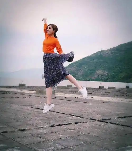 原创tvb黄智雯剧中独舞展优美气质生活中热爱跳舞充满阳光与活力