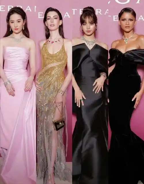 刘亦菲与lisa同框亮相,果然刘亦菲"来上班",lisa眼中尽显野心_表演_一