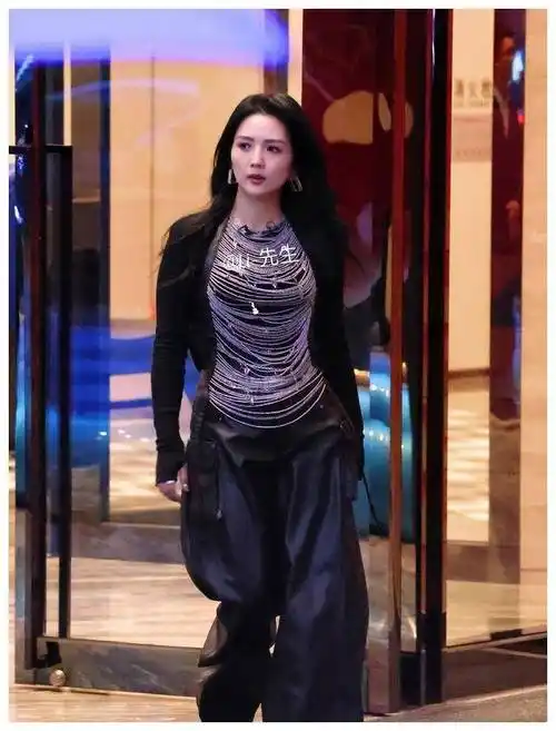 预估尚雯婕,何洁,戚薇人气领先』_选手_节目_萨顶顶