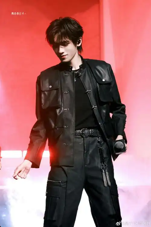 gq盛典#98#宋亚轩高会#98#宋亚轩这是我的岛#98#宋亚轩壁纸