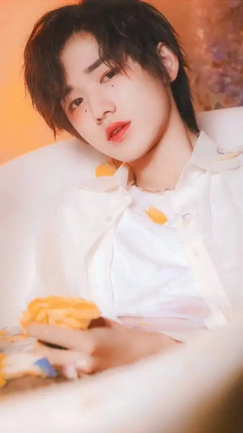 (宋亚轩图集)宋小漂亮的神仙颜值啊啊轩就长… - 半次元 - acg爱好者