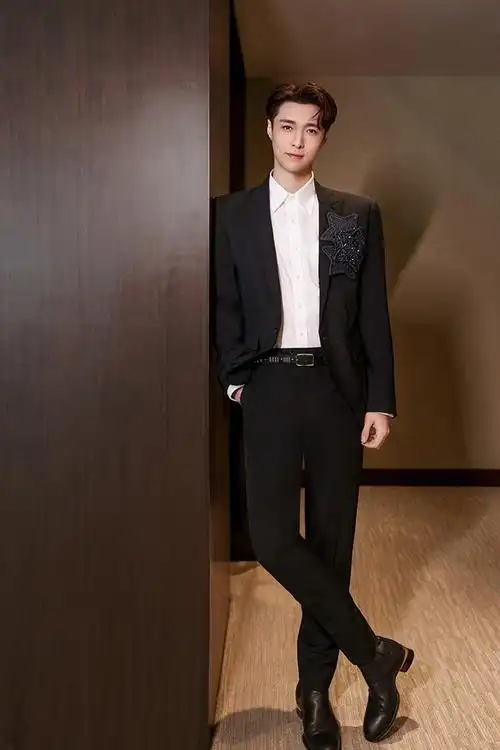 9位身高不到180的男星任嘉伦178罗云熙177杨洋的真实身高成谜