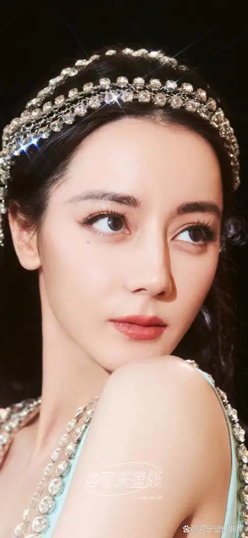 💖#壁纸# #迪丽热巴# #暮春谷雨