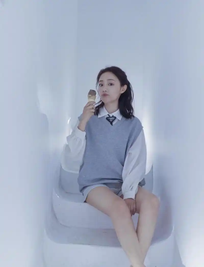 吴佳怡夏日清新养眼写真图片 #娱乐最前沿