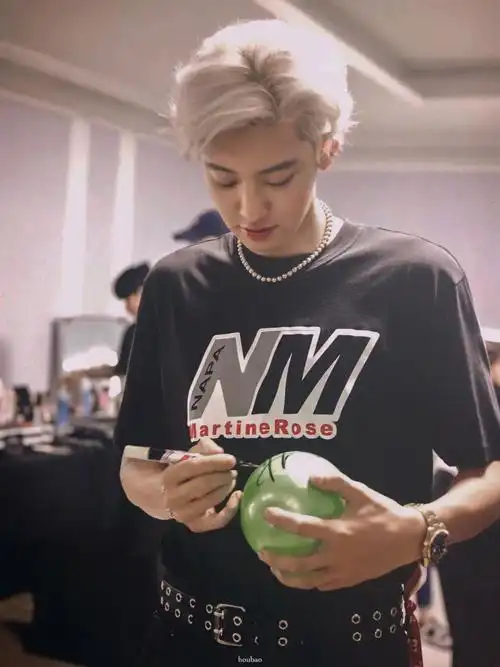 有没有关于朴灿烈的神图? - 知乎