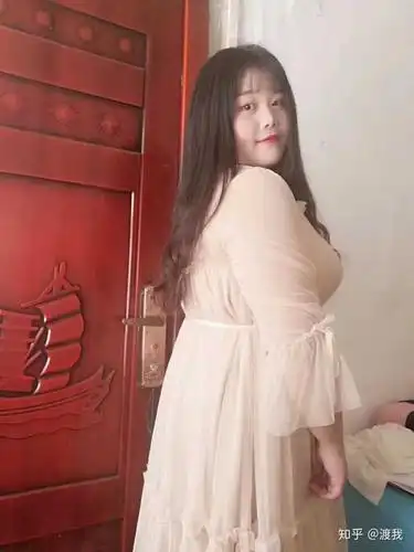 200斤女胖子的穿衣搭配?