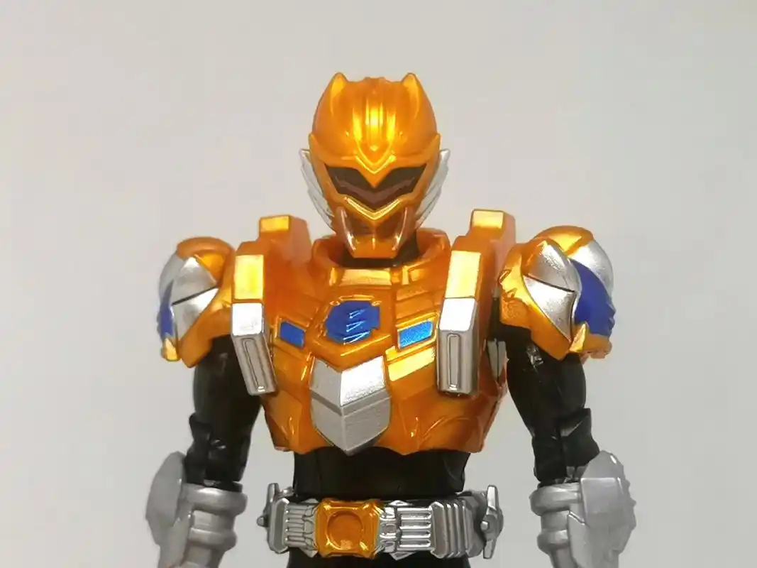 地虎侠.#特摄剧  #铠甲勇士 其铠甲是以黄色为主色调,虎为 - 抖音