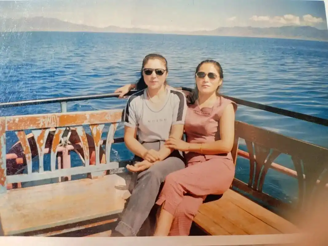 回忆过去年轻时的照片,留下一段美好时光.只能回忆了…抖一下 - 抖音