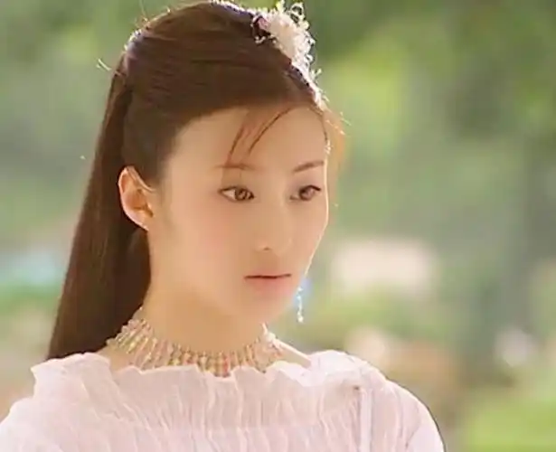 原来她是聂远的前妻,离婚6年才被发现,如今看着像18岁少女_王惠